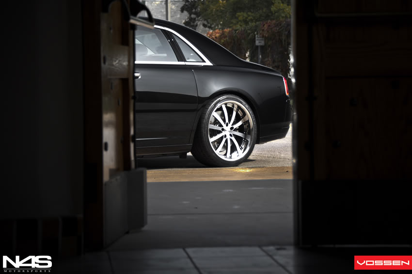 photo 9 Rolls-Royce Ghost custom wheels Vossen VVS083 22x9.0, ET , tire size 265/35 R22. 22x10.5 ET 295/30 R22