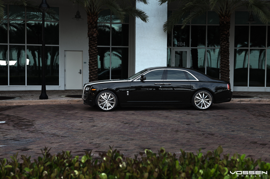 photo 2 Rolls-Royce Ghost custom wheels Vossen VVS083 22x9.0, ET , tire size X R22. 22x10.5 ET