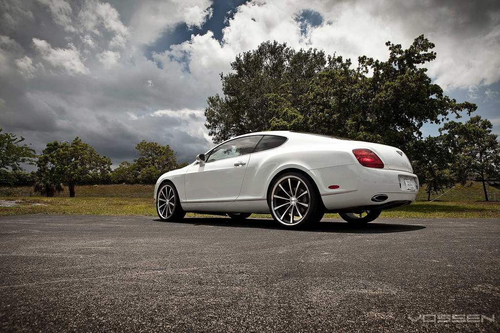 photo 2 Bentley Continental GT custom wheels Vossen CV1 22x9.0, ET , tire size X R22. 22x10.5 ET