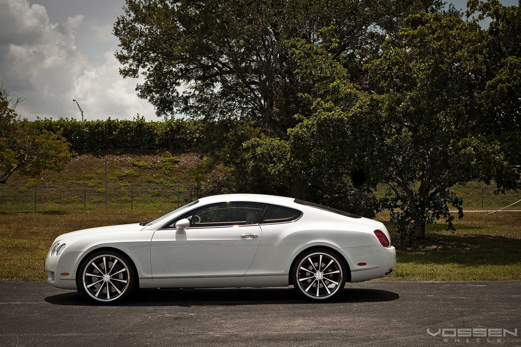 photo 4 Bentley Continental GT custom wheels Vossen CV1 22x9.0, ET , tire size X R22. 22x10.5 ET