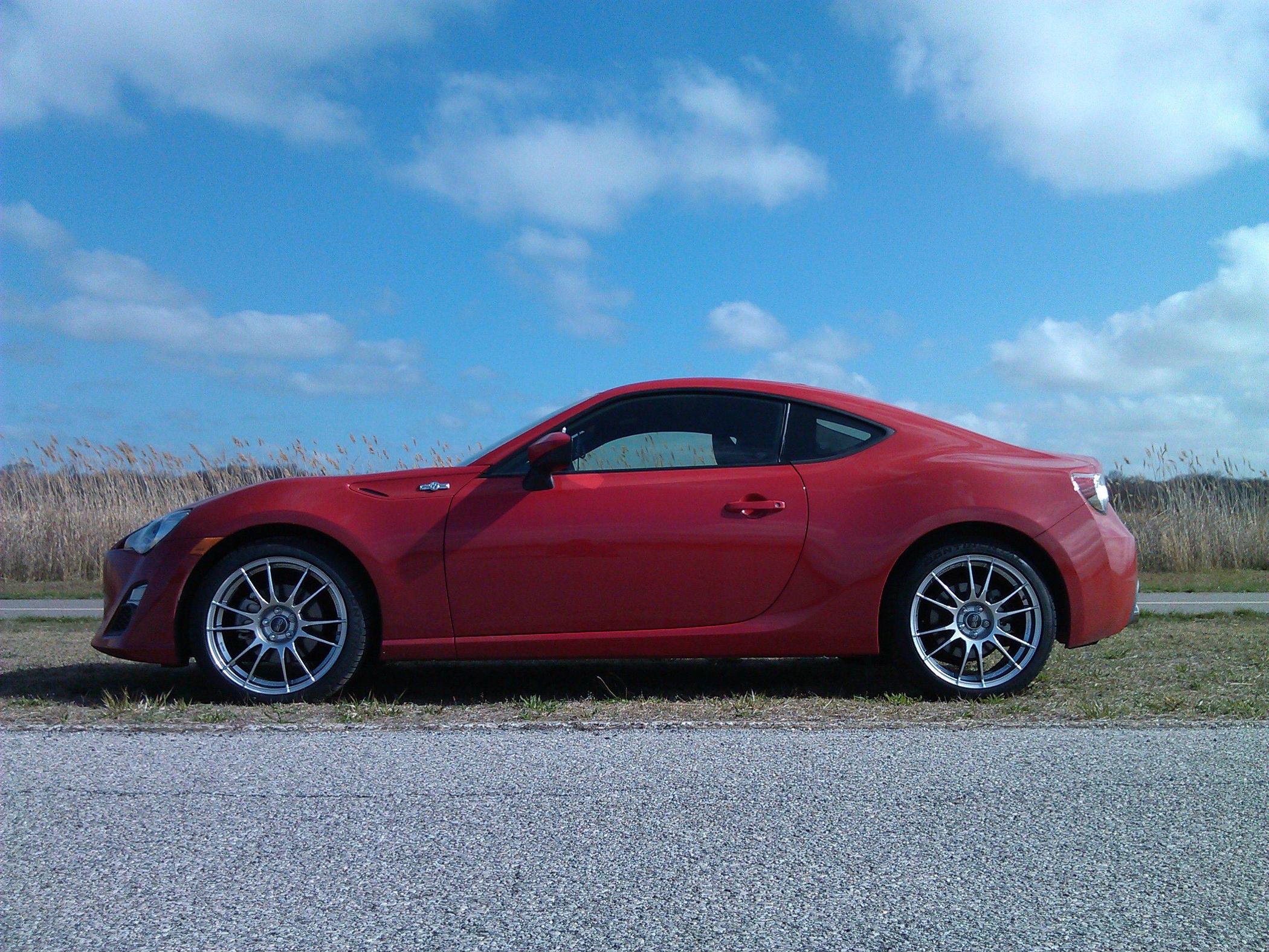 photo 4 Scion FR-S custom wheels OZ Ultraleggera 18x8.0, ET +48, tire size 225/40 R18. x ET 