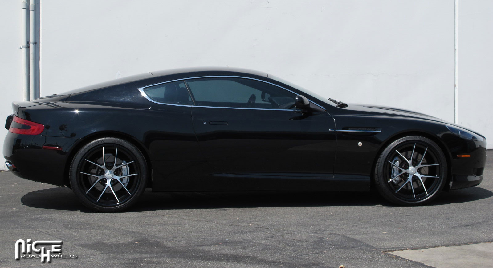 photo 2 Aston Martin DB9 custom wheels Niche Targa 20x, ET , tire size X R20. x ET 