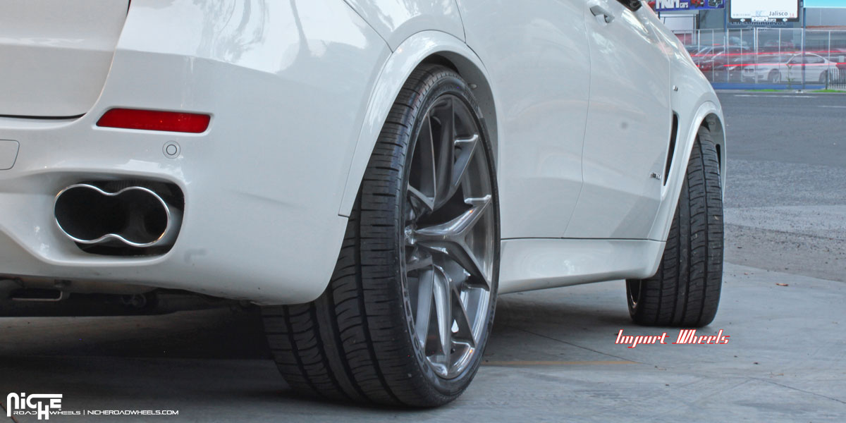 photo 2 BMW X5 custom wheels Niche Misano 22x10.0, ET , tire size 295/30 R22. 22x11.0 ET 335/25 R22