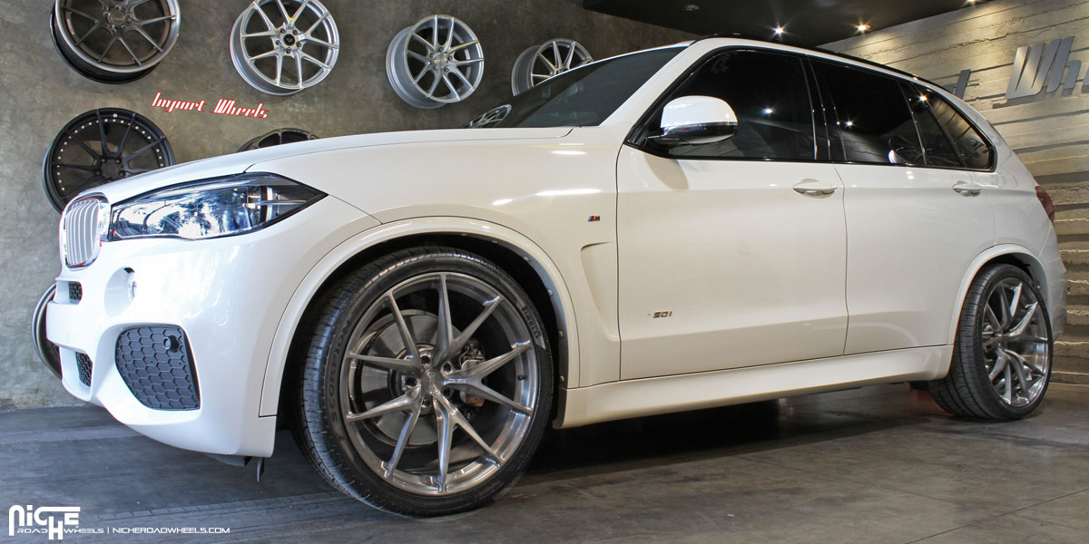 photo 4 BMW X5 custom wheels Niche Misano 22x10.0, ET , tire size 295/30 R22. 22x11.0 ET 335/25 R22