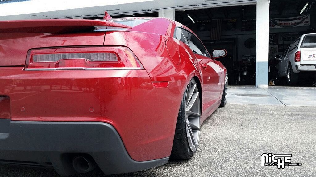 photo 3 Chevrolet Camaro custom wheels Niche Targa - M129  20x10.0, ET +35, tire size 275/30 R20. x ET 