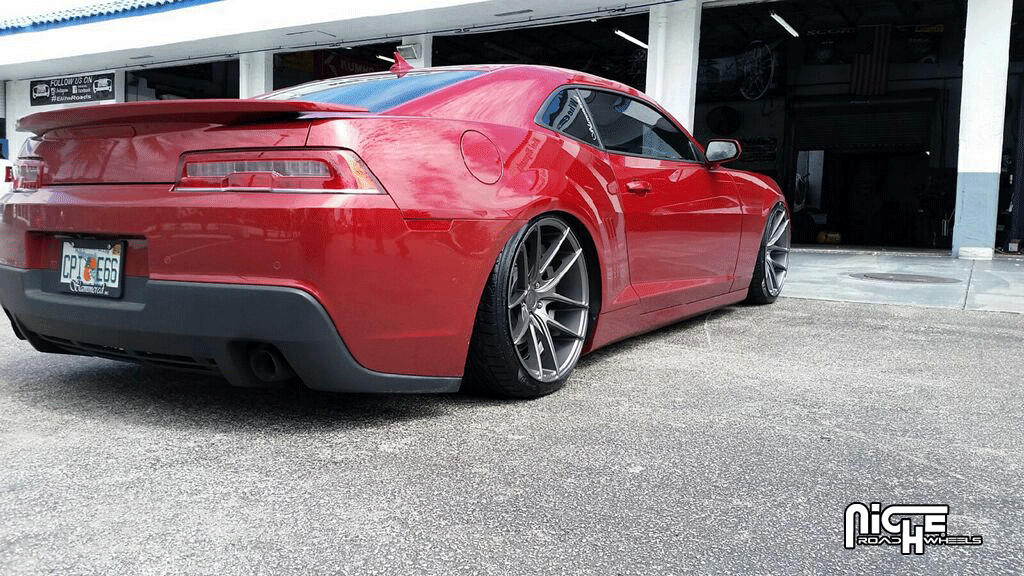 photo 1 Chevrolet Camaro custom wheels Niche Targa - M129  20x10.0, ET +35, tire size 275/30 R20. x ET 