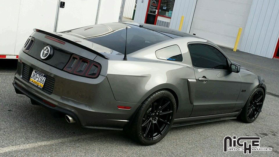 photo 1 Ford Mustang custom wheels Niche Essen - M147 20x9.0, ET , tire size X R20. 20x10.0 ET