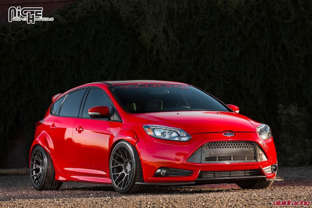 photo 3 Ford Focus custom wheels Niche Circuit 19x10.0, ET +15, tire size 265/35 R19. x ET 
