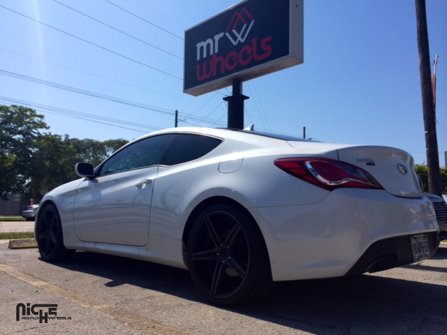 photo 3 Hyundai Genesis Coupe custom wheels Niche Apex - M126  20x8.5, ET +35, tire size 245/35 R20. 20x10.0 ET+40 275/30 R20