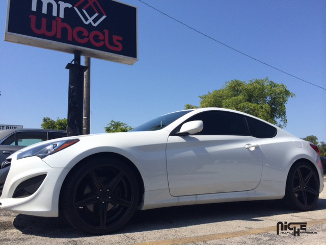 photo 4 Hyundai Genesis Coupe custom wheels Niche Apex - M126  20x8.5, ET +35, tire size 245/35 R20. 20x10.0 ET+40 275/30 R20