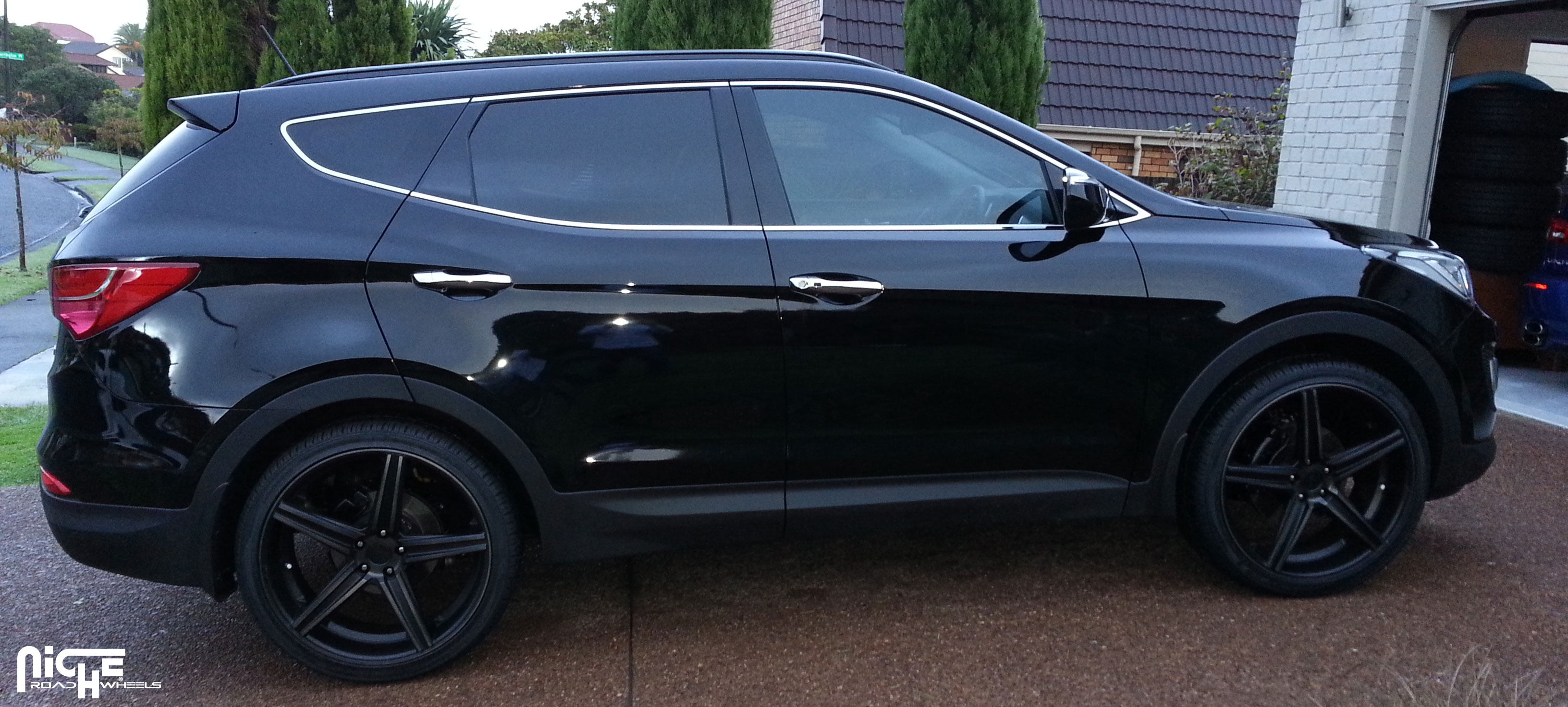 photo 2 Hyundai Santa Fe Sport custom wheels Niche Apex - M126 20x8.5, ET , tire size X R20. x ET
