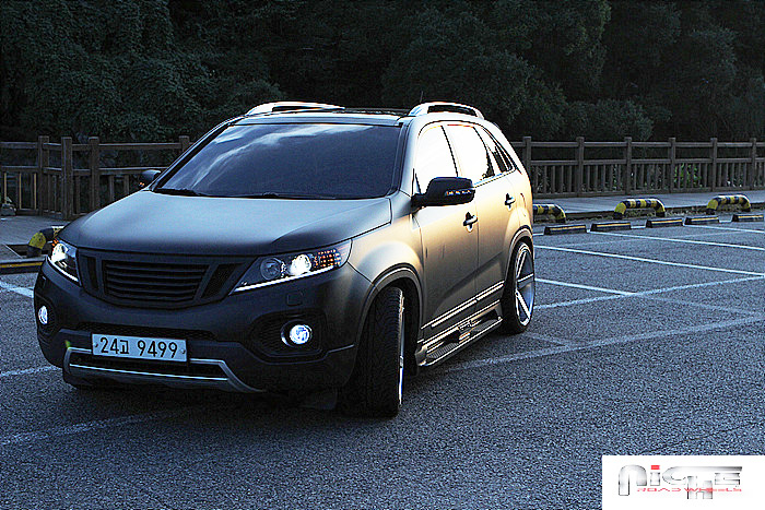 photo 3 Kia Sorento custom wheels Niche Milan - M135 20x, ET , tire size 285/30 R20. x ET