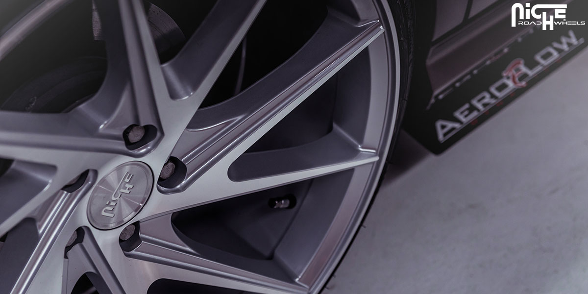 photo 3 Mercedes-Benz C-Class custom wheels Niche Invert - M162 20x9.0, ET , tire size 235/35 R20. 20x10.5 ET 255/35 R20