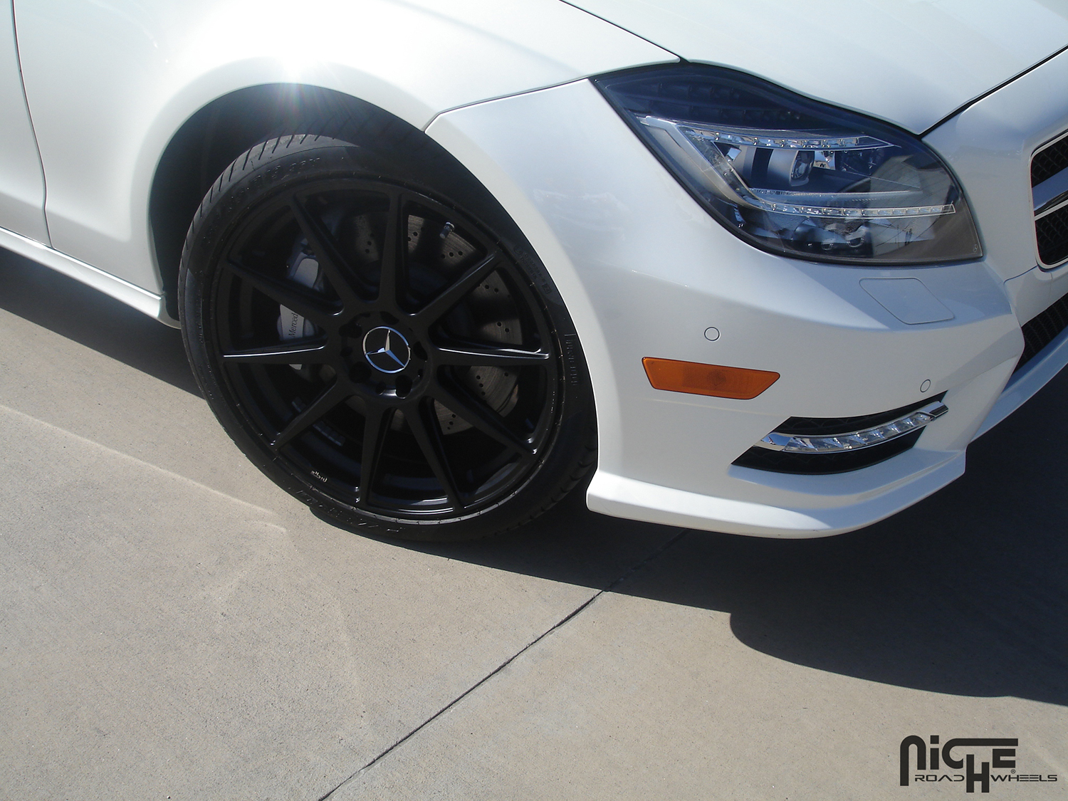 photo 1 Mercedes-Benz CLS-Class custom wheels Niche Essen - M147 19x8.5, ET , tire size 255/35 R19. 19x10.0 ET 285/30 R19