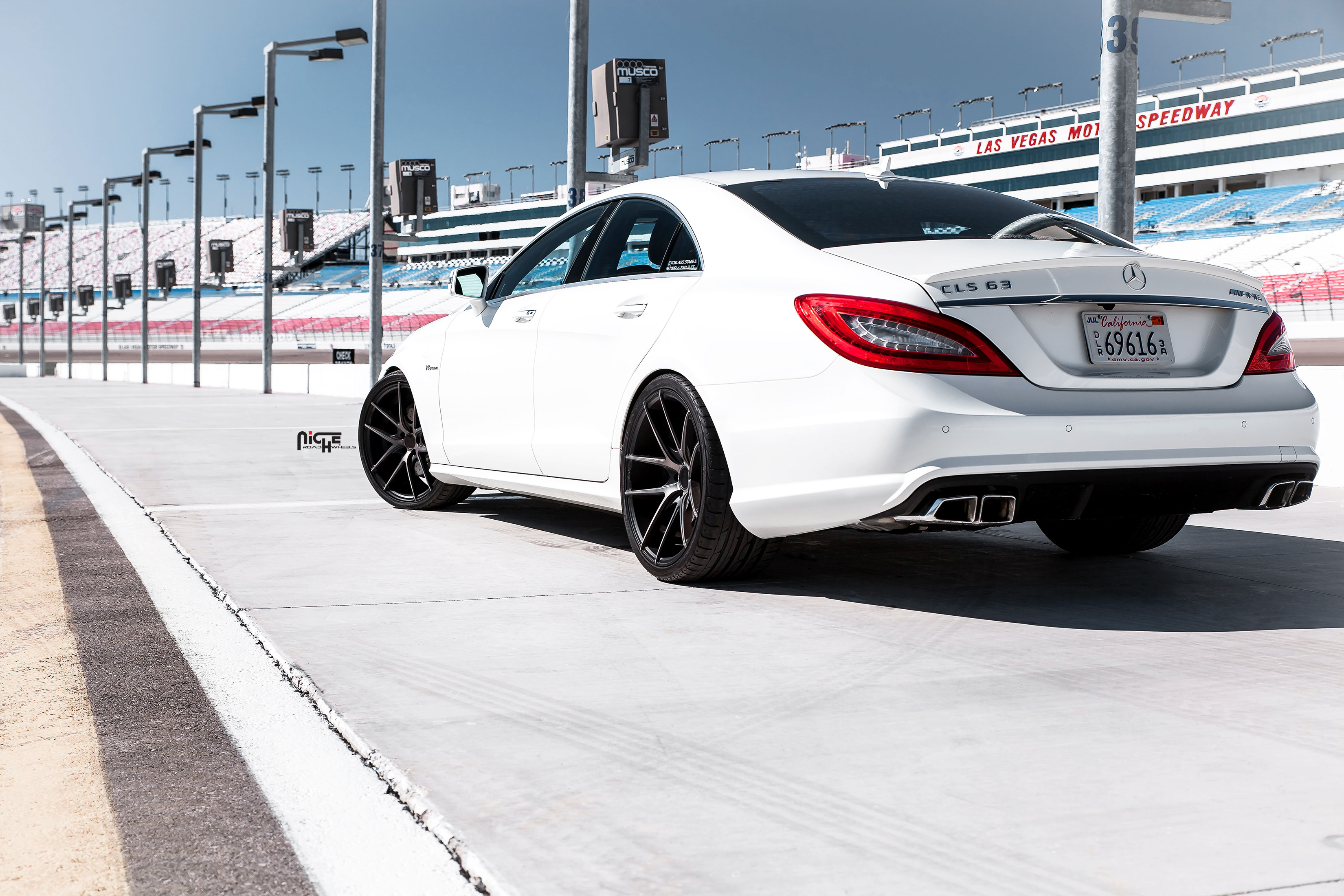 photo 2 Mercedes-Benz CLS-Class custom wheels Niche Targa - M130  20x, ET , tire size X R20. x ET 