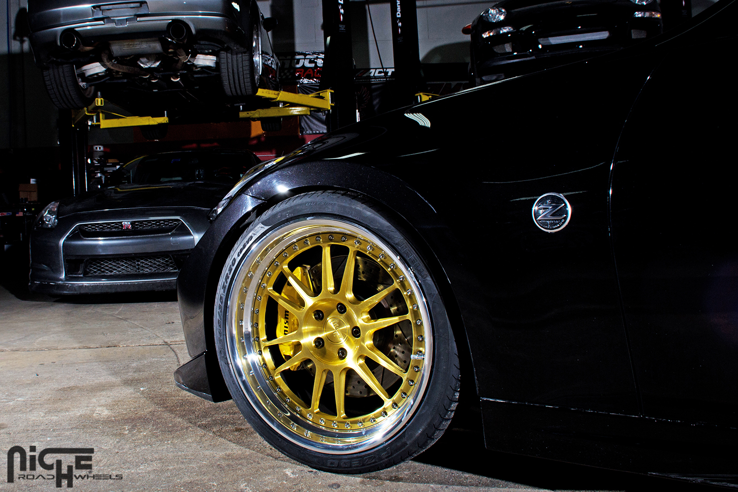 photo 5 Nissan 370Z custom wheels Niche Vicenza - H72 20x9.0, ET , tire size 245/35 R20. 20x10.5 ET 305/30 R20