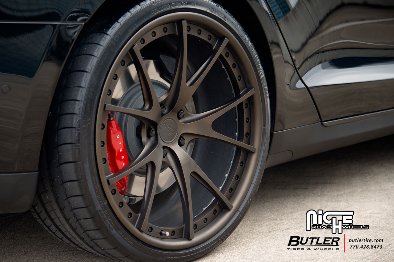 photo 1 Tesla Model S custom wheels Niche Stüttgart 22x, ET +30, tire size X R22. 22x ET+35