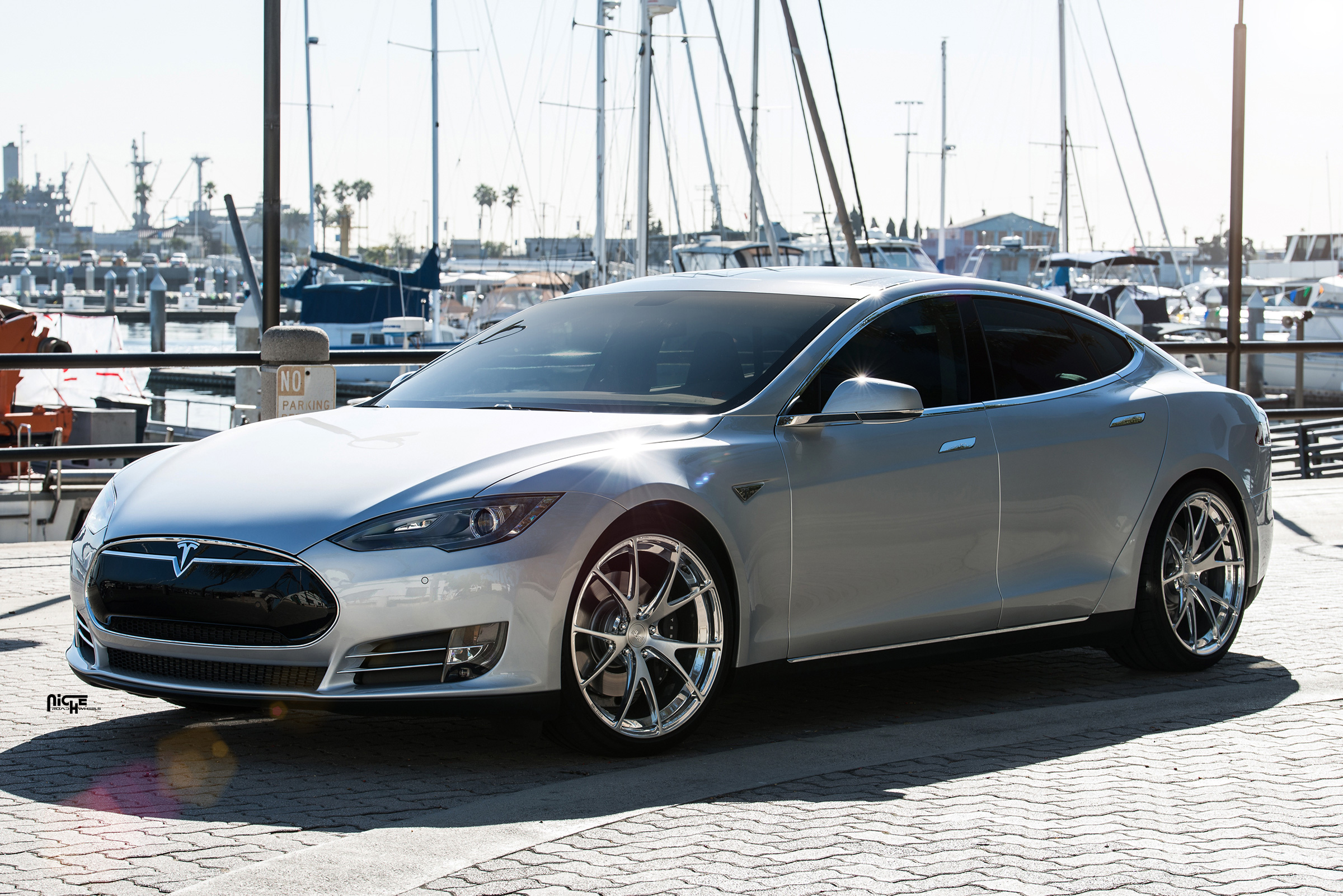 photo 1 Tesla Model S custom wheels Niche Stüttgart 21x9.0, ET , tire size X R21. 21x10.5 ET 