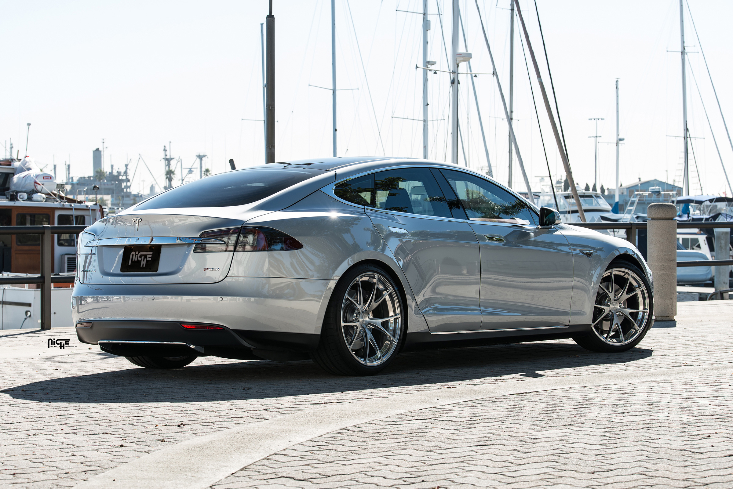 photo 2 Tesla Model S custom wheels Niche Stüttgart 21x9.0, ET , tire size X R21. 21x10.5 ET 