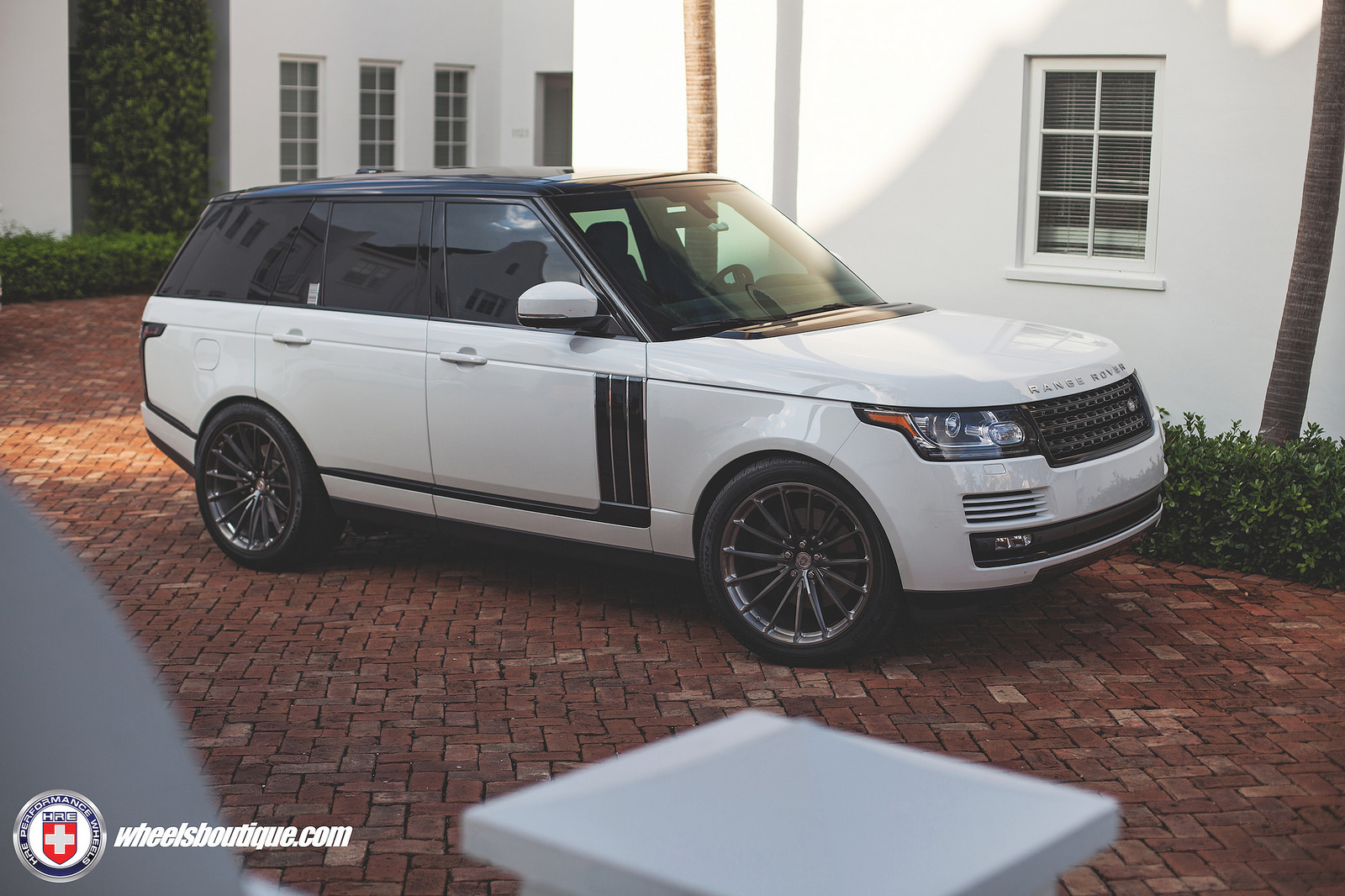 photo 2 Land Rover Range Rover custom wheels HRE P103 22x10.5, ET , tire size 305/40 R22. x ET 