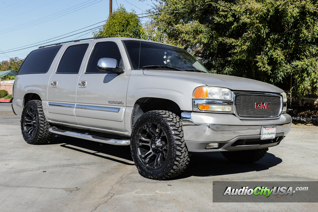 photo 2 GMC Yukon XL 2500 custom wheels Fuel Vapors D569 20x9.0, ET , tire size 275/60 R20. x ET 