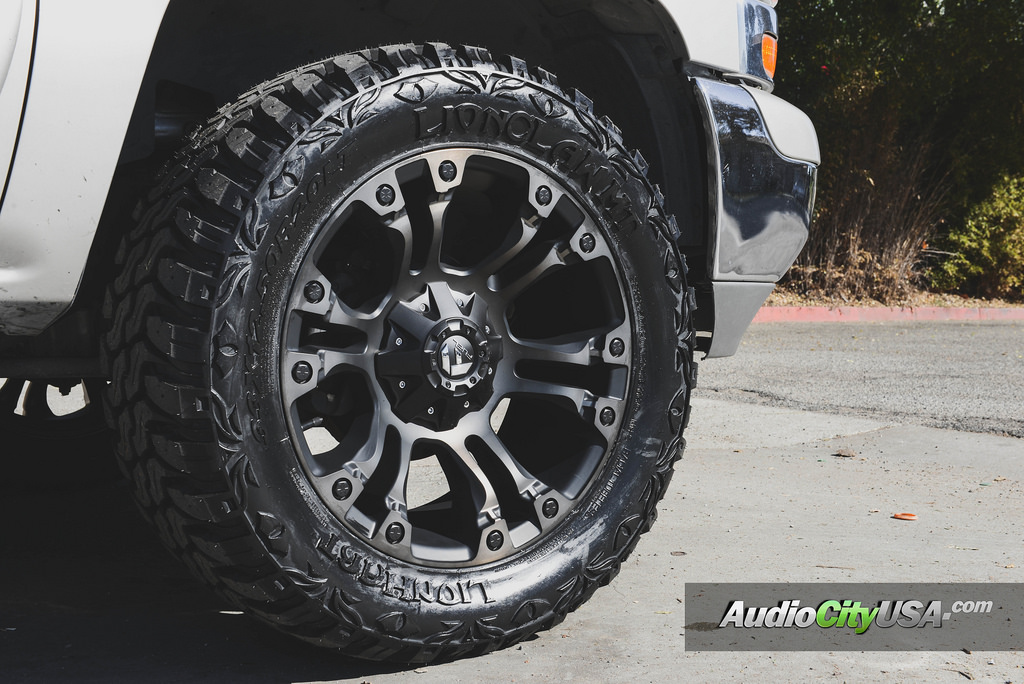 photo 1 GMC Yukon XL 2500 custom wheels Fuel Vapors D569 20x9.0, ET , tire size 275/60 R20. x ET 