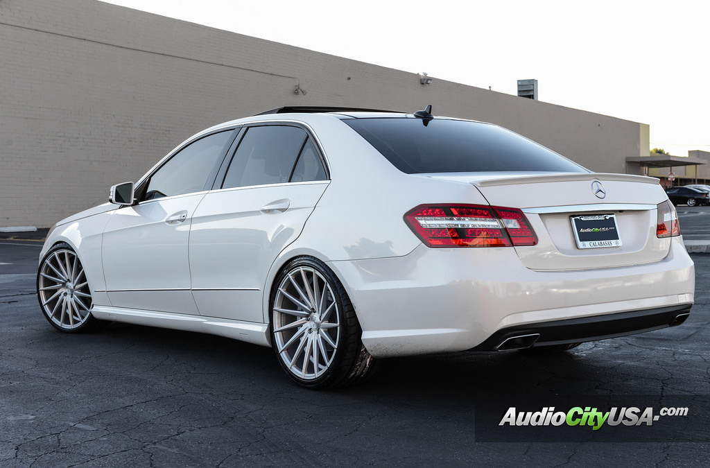 photo 2 Mercedes-Benz E-Class custom wheels Varro VD 15 20x8.5, ET , tire size 245/30 R20. 20x10.0 ET 275/30 R20