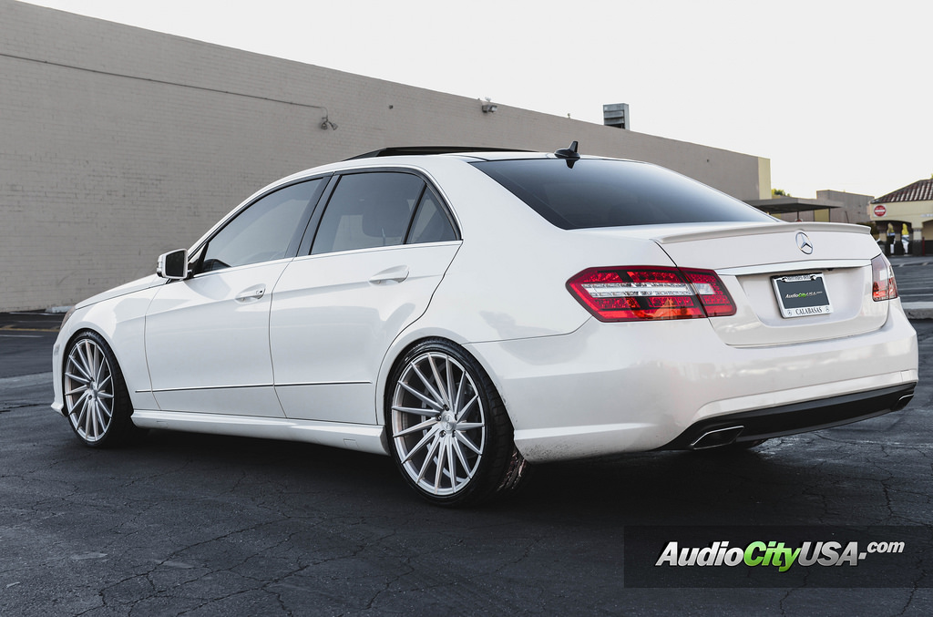 photo 4 Mercedes-Benz E-Class custom wheels Varro VD 15 20x8.5, ET , tire size 245/30 R20. 20x10.0 ET 275/30 R20