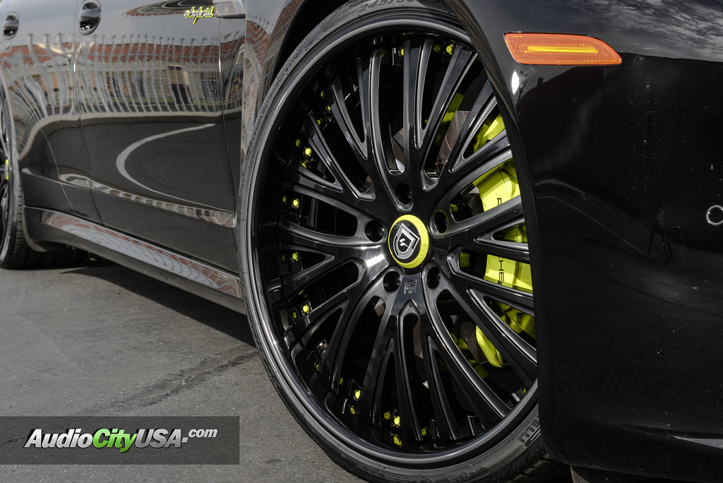 photo 1 Porsche Panamera E-Hybrid custom wheels Lexani LF-713 22x9.0, ET , tire size 245/30 R22. 22x10.5 ET 295/25 R22