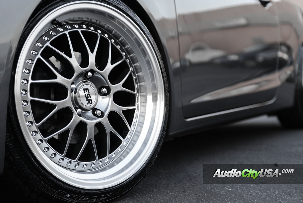 photo 1 Honda Civic custom wheels ESR SR 01 18x8.5, ET , tire size 205/40 R18. x ET 