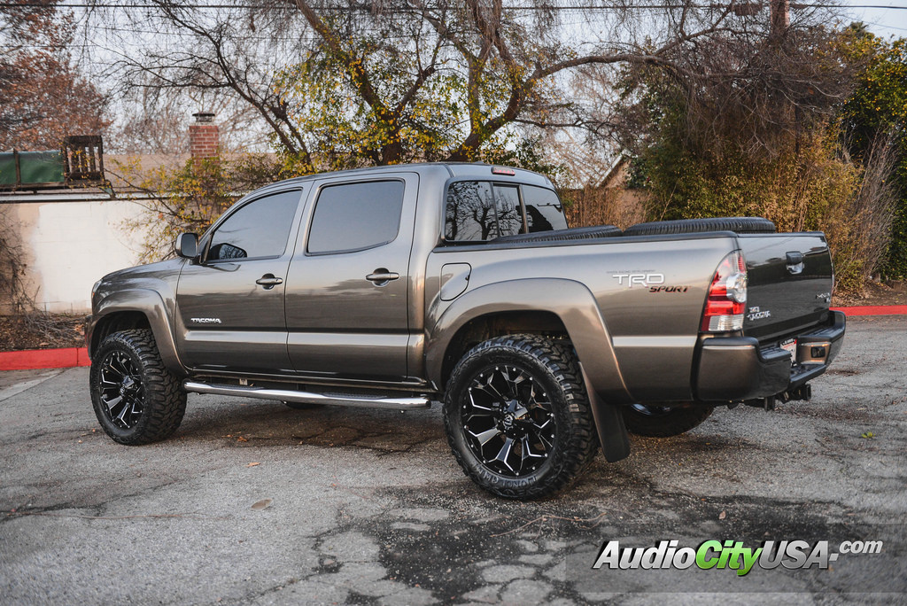 photo 6 Toyota Tacoma custom wheels Fuel D546 20x9.0, ET , tire size 275/60 R20. x ET 