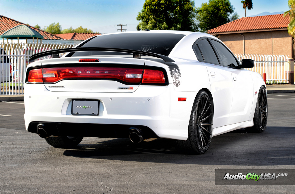 photo 2 Dodge Charger custom wheels Varro VD 15 22x9.0, ET , tire size 265/35 R22. 22x10.5 ET 295/30 R22