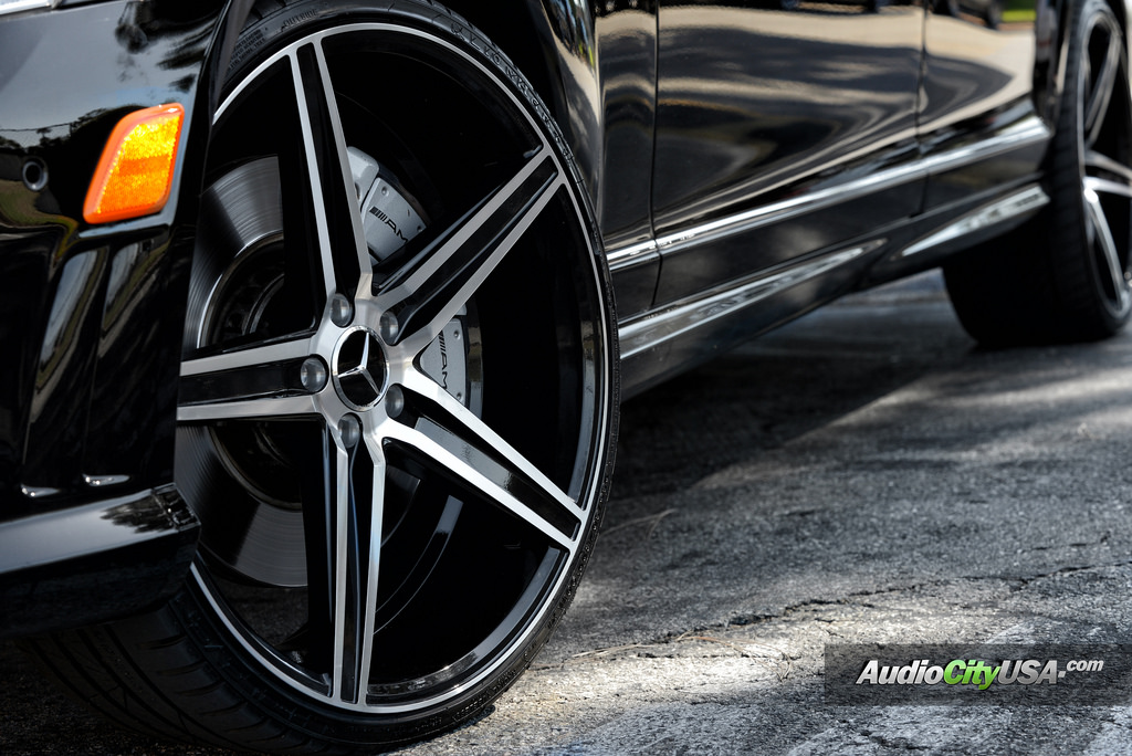 photo 1 Mercedes-Benz S-Class custom wheels Savini BM 8 22x9.0, ET , tire size 235/30 R22. 22x10.5 ET 295/25 R22