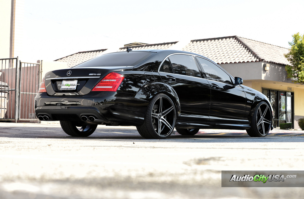 photo 2 Mercedes-Benz S-Class custom wheels Savini BM 8 22x9.0, ET , tire size 235/30 R22. 22x10.5 ET 295/25 R22