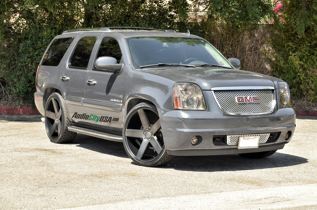 photo 3 GMC Yukon custom wheels DUB Ballers Black S116 26x, ET , tire size 295/30 R26. x ET 