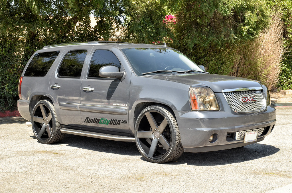 photo 4 GMC Yukon custom wheels DUB Ballers Black S116 26x, ET , tire size 295/30 R26. x ET 