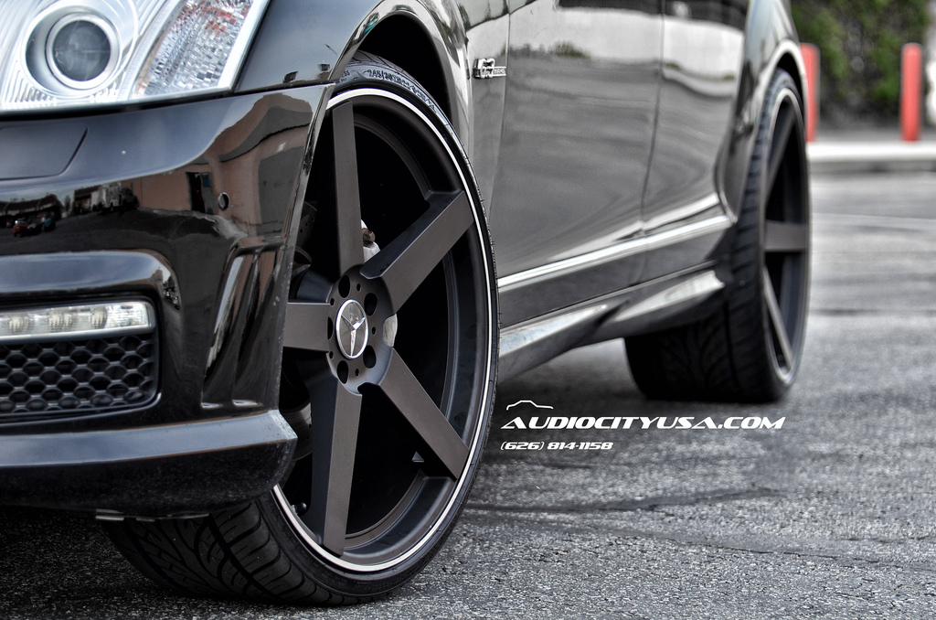 photo 1 Mercedes-Benz S-Class custom wheels Giovanna Koko Kuture Sardinia 5 22x9.0, ET , tire size 245/30 R22. 22x10.5 ET 295/25 R22