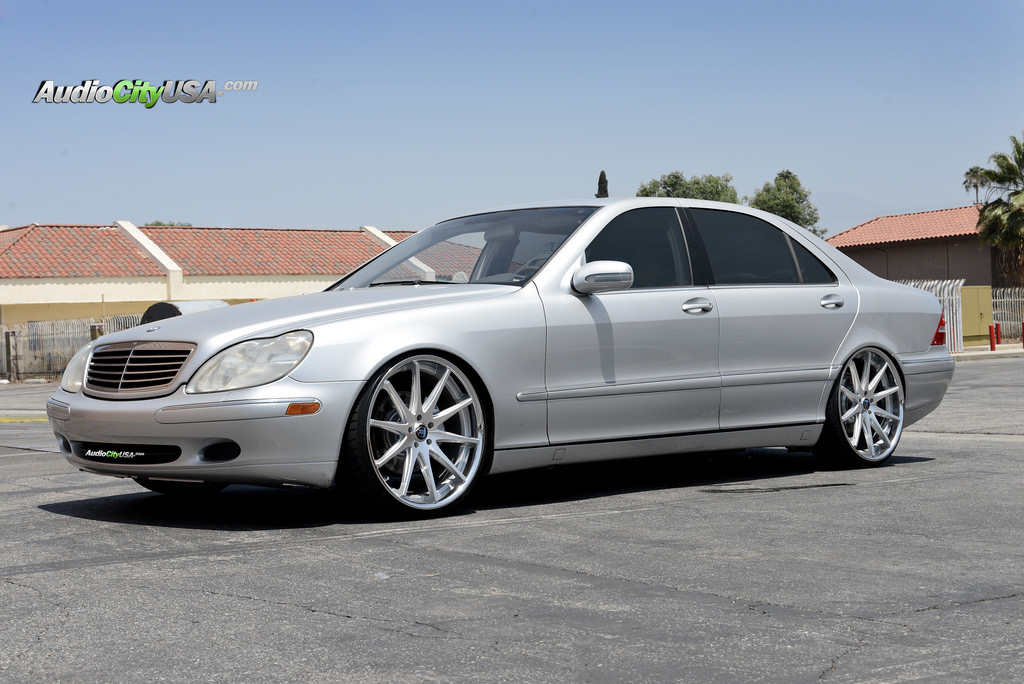photo 2 Mercedes-Benz S-Class custom wheels Rohana RC 10 22x9.0, ET , tire size 235/30 R22. x ET 