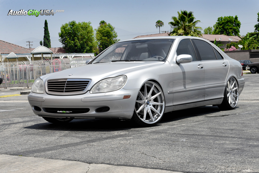 photo 4 Mercedes-Benz S-Class custom wheels Rohana RC 10 22x9.0, ET , tire size 235/30 R22. x ET 
