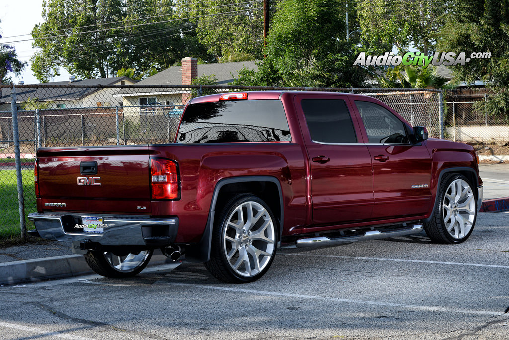 photo 2 GMC Sierra 2500HD custom wheels OEM  26x10.0, ET , tire size 305/30 R26. x ET 