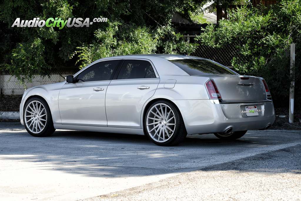 photo 2 Chrysler 300C custom wheels Varro VD 15 22x9.0, ET , tire size 265/35 R22. 22x10.5 ET 295/30 R22