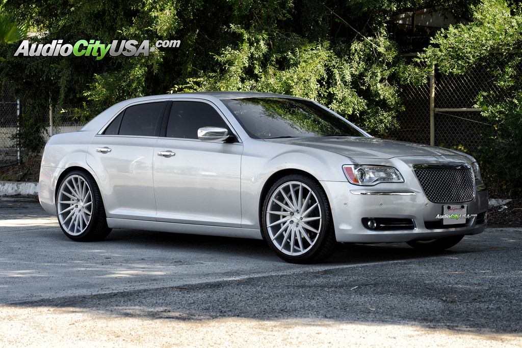 photo 5 Chrysler 300C custom wheels Varro VD 15 22x9.0, ET , tire size 265/35 R22. 22x10.5 ET 295/30 R22