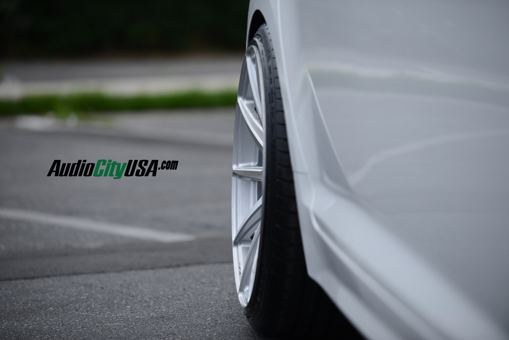 photo 5 Kia Optima custom wheels Niche Essen M146 20x8.5, ET , tire size 225/35 R20. 20x10.0 ET 255/30 R20