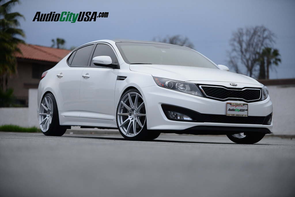 photo 6 Kia Optima custom wheels Niche Essen M146 20x8.5, ET , tire size 225/35 R20. 20x10.0 ET 255/30 R20