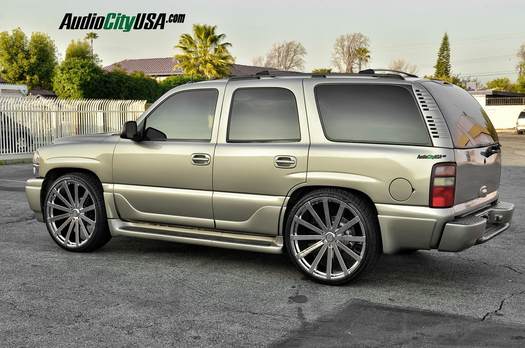 photo 4 GMC Yukon custom wheels Velocity VW 12 26x10.0, ET , tire size 295/30 R26. x ET