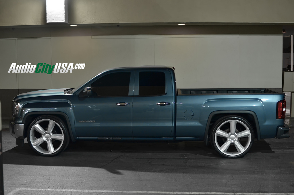 photo 2 GMC Sierra 1500 custom wheels LTZ Replica 26x10.0, ET , tire size 305/30 R26. x ET 
