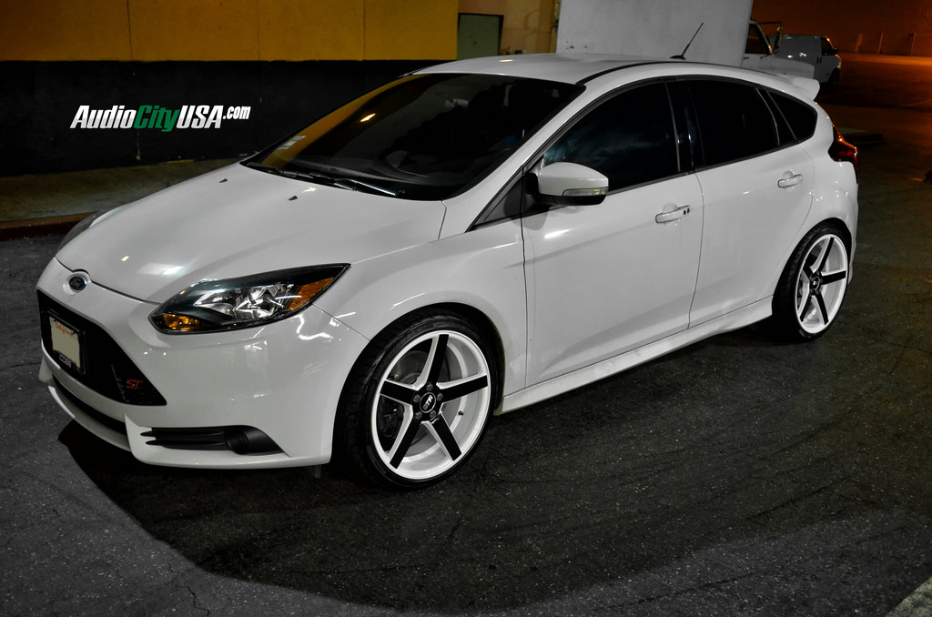 photo 4 Ford Focus ST custom wheels STR 607 19x8.5, ET , tire size 235/35 R19. x ET 