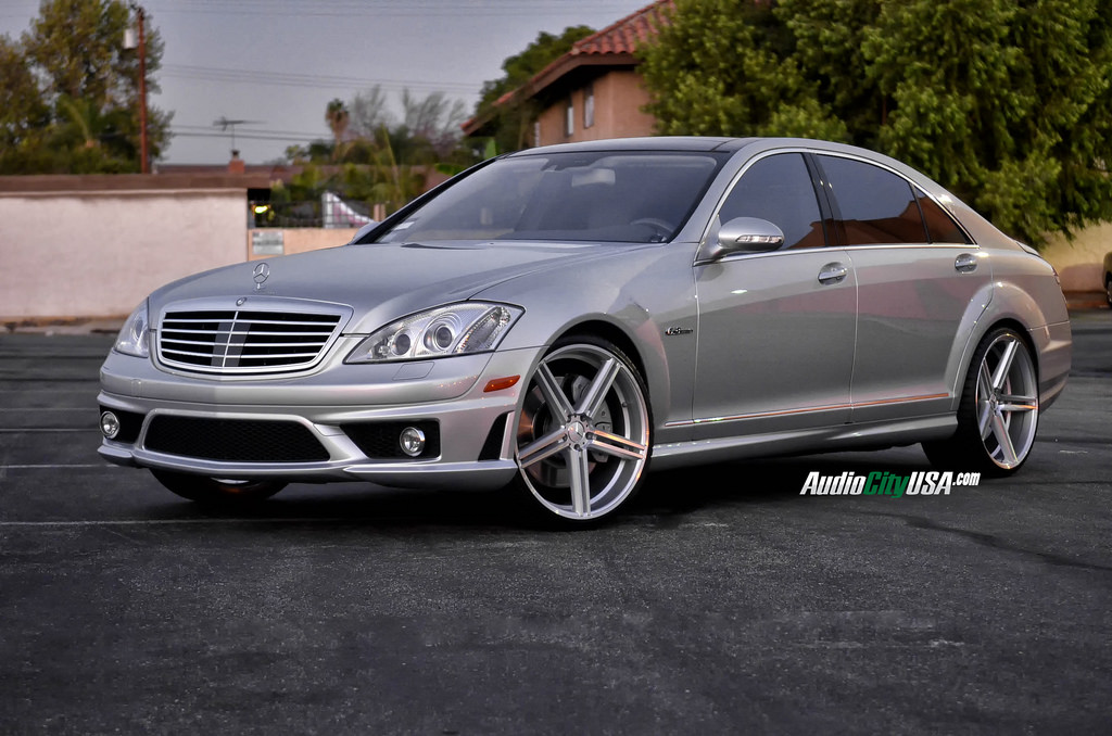 photo 2 Mercedes-Benz S-Class custom wheels Gianelle Lucca 22x9.0, ET , tire size 245/30 R22. 22x10.5 ET 295/25 R22
