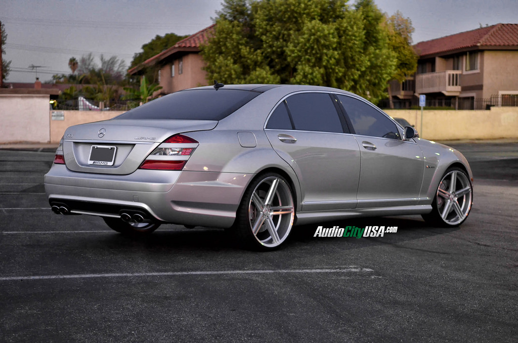 photo 3 Mercedes-Benz S-Class custom wheels Gianelle Lucca 22x9.0, ET , tire size 245/30 R22. 22x10.5 ET 295/25 R22