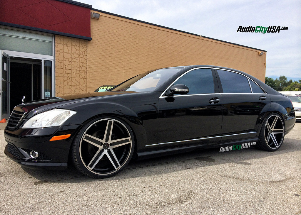 photo 2 Mercedes-Benz S-Class custom wheels Giovanna Dramuno 5 22x9.0, ET , tire size 245/30 R22. 22x10.5 ET 295/25 R22